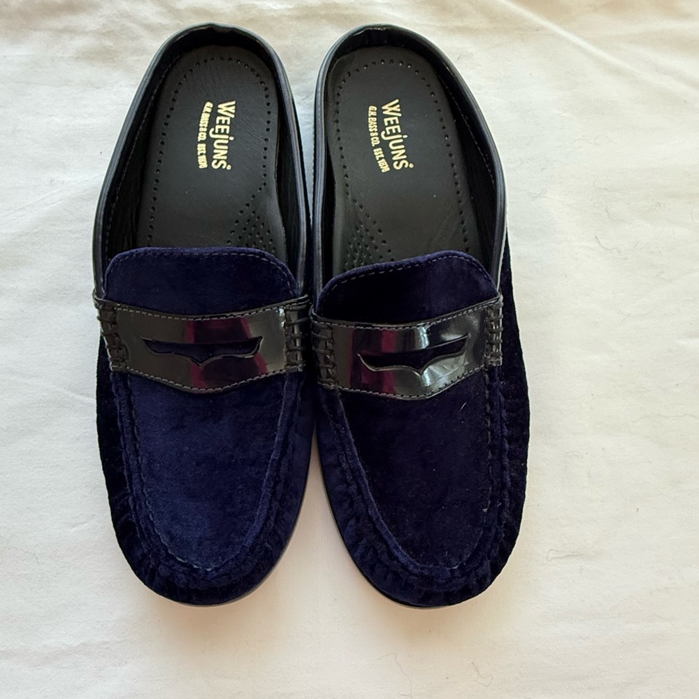 Women's Navy Loafers by Weejuns Women’s Size 6